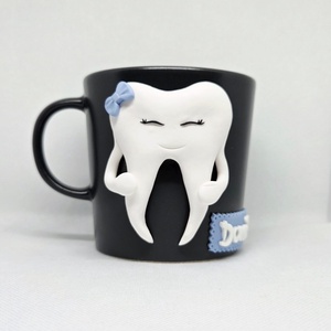 Cana personalizata, handmade, cu dintisor � decor 3D din lut polimeric (FIMO), 300 ml - Artynos.ro