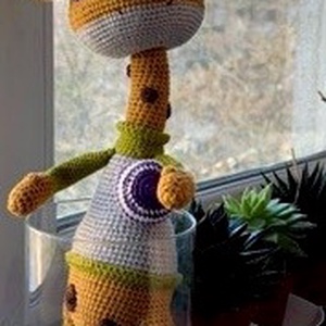 Girafa microbista, Jucarii si echipamente pentru copii, Plusuri, Girafa de plus, Crosetat, Broderie, ARTYNOS