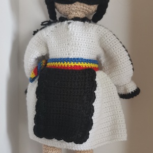  Păpuși croșetate în costum național  tradiție și suflet în fiecare detaliu!  - arte vizuale și accesorii  - alte arte - Artynos.ro