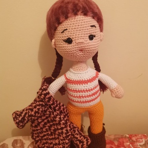 Păpușa Iulia- prietena tacuta a fetitei tale - jucării și echipamente pentru copii - jucării și accesorii pentru copii - păpuși de joacă - Artynos.ro