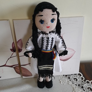 Papusa Ana in costum national � traditie si suflet in fiecare detaliu! , Jucarii si echipamente pentru copii, Plusuri, Papusa crosetata, papusa de plus, Crosetat, Cusatura, ARTYNOS