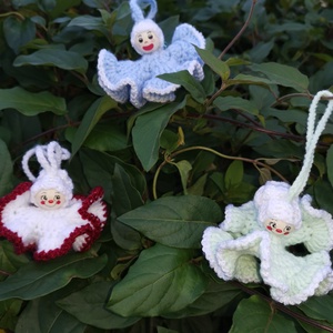 Ornamente crosetate pentru brad de Craciun  decoratiuni handmade vesele - Artynos.ro