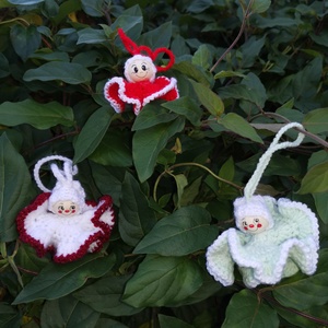 Ornamente croșetate pentru brad de Crăciun  decorațiuni handmade vesele - crăciun - decorațiuni de crăciun de casă - figurine pentru pomul de crăciun - Artynos.ro