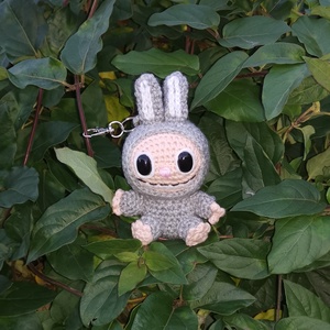 Breloc Labubu  realizat manual cu drag  - Artynos.ro