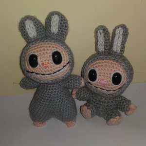 Breloc Labubu  realizat manual cu drag  - genți și portofele - accesorii genți - breloc - Artynos.ro