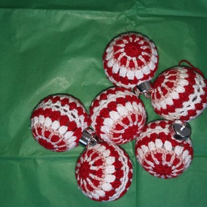 Ornamente (15 buc)crosetate pentru brad de Craciun  decoratiuni handmade vesele - Artynos.ro