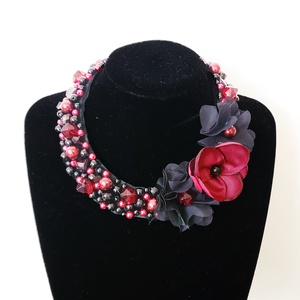 Colier Red Rose, Bijuterii, Coliere, Coliere din perle, Cusatura, Descopera farmecul si eleganta cu ColierulRed Rose – o bijuterie exclusivista, creata manual pentru..., ARTYNOS