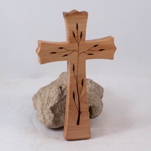 Cruce din lemn cu model, cruce de perete  - casă & stil de viață - accesorii religioase - cruce - Artynos.ro