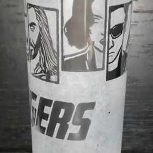 Cu modelul Avengers  -  - Artynos.ro