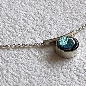 Pandantiv Swarovski cu colier din argint, , , Point Light - Colier din argint cu cabochon Swarovski

Discret, dar special. In acest colier, un ca..., ARTYNOS