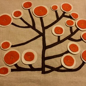 Pernă Apliqué din lemn veritabil -  - Artynos.ro