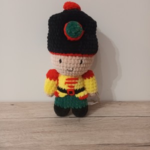 Spargator de nuci Amigurumi - Artynos.ro