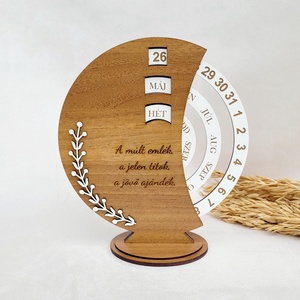 Calendar perpetuu cu gravură - casă & stil de viață - accesorii pentru decorat casa - decorațiuni de pereți, decorațiuni suspendate - calendar perete - Artynos.ro