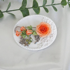 Brosa trandafiri somon - bijuterii - broșe - Artynos.ro