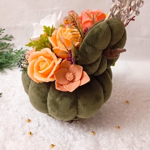 Aranjament cu flori din săpun  - crăciun - decorațiuni de crăciun de casă - decor pentru masă de crăciun - Artynos.ro