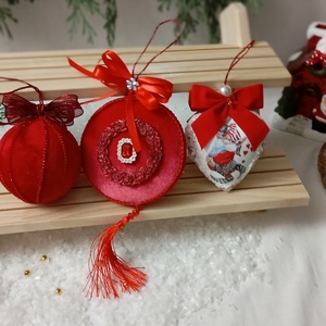 Globuri plate din plastic  - Artynos.ro