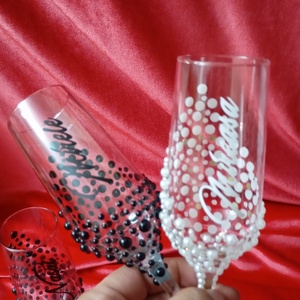 Pahare pentru nunta decorate cu perle - accesorii nuntă - amintiri și cadouri de nuntă - cadou nuntă - pahar de nuntă, set de sticlă - Artynos.ro