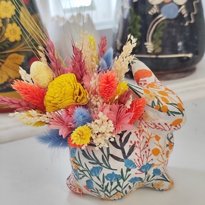 Iepuraș Paște decorat cu flori uscate - casă & stil de viață - accesorii pentru decorat casa - ornamente - Artynos.ro