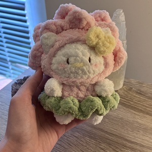 Plus crosetat Hello Kitty - Artynos.ro