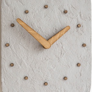 Ceas de perete oval cu efect de beton, silențios, cu limbi din lemn - casă & stil de viață - decorațiuni de casă - decorațiuni de pereți - ceasuri de perete - Artynos.ro