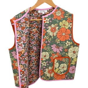 Vestă matlasată verde cu flori  Mărimea 40 - îmbrăcăminte și modă - haine damă - vestă femei - Artynos.ro