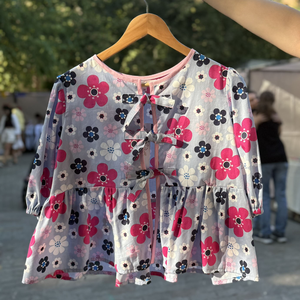 Bluza bumbac dama - albastra cu flori roz, Imbracaminte si moda, Haine dama, Bluze dama, Cusatura, ARTYNOS