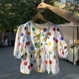 Bluza bumbac dama - alb cu buline multicolor, Imbracaminte si moda, Haine dama, Bluze dama, Cusatura, ARTYNOS