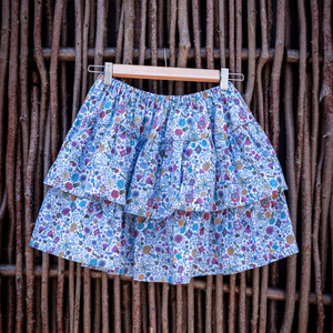 Fusta scurta albastra cu volane si flori colorate - Fusta dama, Imbracaminte si moda, Haine dama, Fusta dama, Cusatura, ARTYNOS