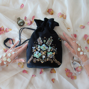 Blue Velvet  Geanta de catifea brodata cu paiete  Doar la comanda, Genti si portofele, Genti de mana si umar, Genti de mana, Broderie, Cusatura, ARTYNOS