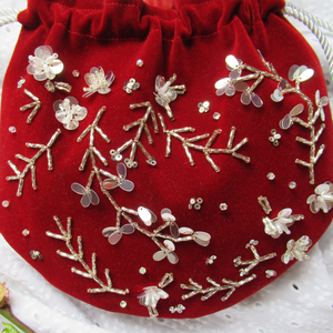 Primavera � Geantă de catifea brodată cu paiete � 1 buc în stoc - genți și portofele - genți de mână și umăr - genți de mână - Artynos.ro