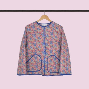 Geaca multicolor, roz matlasata cu flori, Marimea 36, 38 - Artynos.ro
