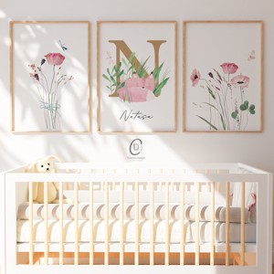 Litere, monogramă, imagine pentru ziua numelui, cadou de botez, decorare cameră copil, set de artă de perete cu flori sălbatice de 3 -  - Artynos.ro