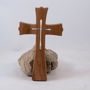 Cruce din lemn modelată, cruce de perete -  - Artynos.ro