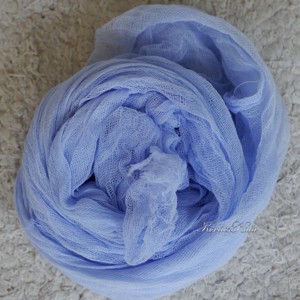 MULL-KENDŐ / albastru cer - eșarfă din tifon bătut - îmbrăcăminte și modă - eșarfe, pălării, fularuri - eșarfe - Artynos.ro