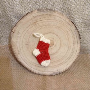 Șosete colorate, croșetate pentru șemineu, Accesorii de Crăciun, Cadou tematic de Moș Crăciun, decorațiuni, Sacul lui Moș Crăciun, șosete, cizme, Croșetat, ARTYNOS