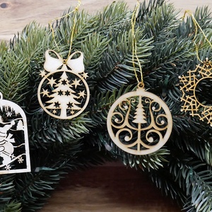 Set decoratiuni brad de Craciun 1. (4 ornamente din lemn natural) - Artynos.ro
