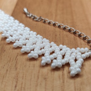 Colier choker (alb perlat) - Artynos.ro