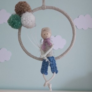 Decor de perete macramé cu balon baiat - Artynos.ro