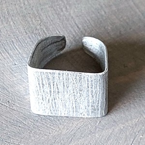 Inel extra minimalist din aluminiu -  - Artynos.ro Inel extra minimalist din aluminiu -  - Artynos.ro