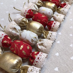 Bomboane textile de salon / set de 10/ - crăciun - decorațiuni de crăciun de casă - figurine pentru pomul de crăciun - Artynos.ro