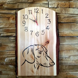 Ceas de perete mare din lemn cu câine dachshund -  - Artynos.ro