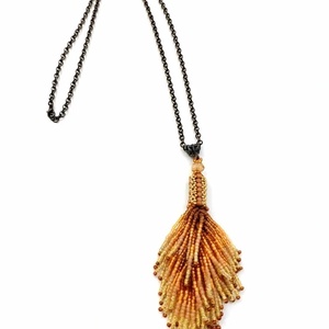 Colier lung cu ciucure din margele caramel, Bijuterii, Coliere, Coliere din margele, Confectionarea bijuteriilor, Colier lung realizat manual, ideal pentru tinute feminine lejere sau boho-chic.
Lantul metalic cu a..., ARTYNOS