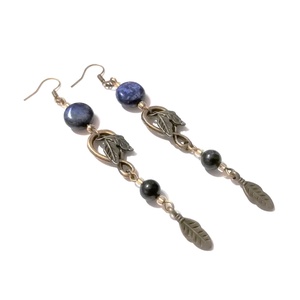 Cercei lungi cu lapis lazuli, Bijuterii, Cercei, Cercei din pietre semipretioase, Confectionarea bijuteriilor, Cercei eleganti, realizati manual, cu pietre de lapis lazuli natural, ale caror nuante profunde de ..., ARTYNOS