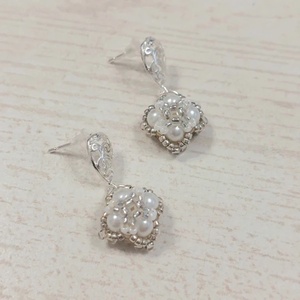 Cercei micuti cu perle pentru mirese - accesorii nuntă - bijuterii mireasă - cercei mireasă - Artynos.ro