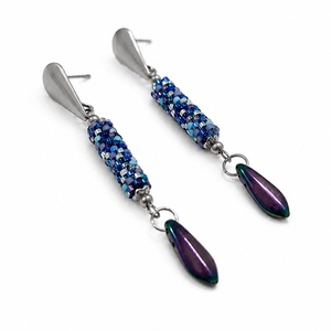 Cercei lungi eleganti in nuante de albastru, Bijuterii, Cercei, Cercei din margele, Confectionarea bijuteriilor, Cercei handmade, realizati din margele Miyuki delica in tonuri vibrante de albastru si elemente dec..., ARTYNOS