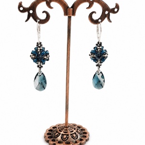 Cercei eleganti din cristale Swarovski si tortite argint - bijuterii - cercei - cercei din mărgele - Artynos.ro