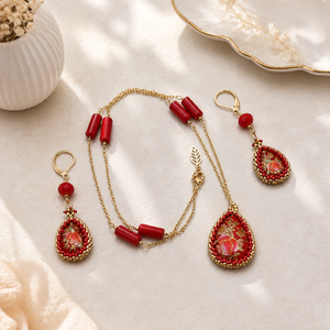 Set handmade colier si cercei cu cabochoane Tensha si coral rosu - Artynos.ro
