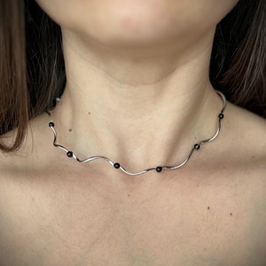 Colier Wave Noir cu Agat Dantelat � Design Ondulat Minimalist, Bijuterii, Coliere, Coliere din pietre semipretioase, , ARTYNOS