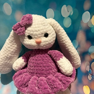 Iepuras crosetat , Jucarii si echipamente pentru copii, Plusuri, Girafa de plus, Crosetat, 🐰 iepuras crosetat 🐰 
Se poate realiza cu rochita 👗( varianta pentru fetite) sau cu pantalonasi 👖( ..., ARTYNOS