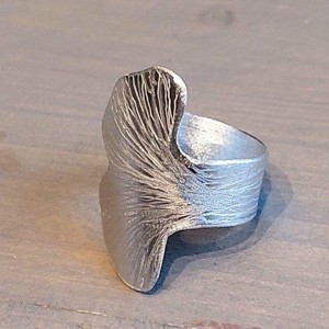 Inel minimalist GINKGO BILOBA din aluminiu -  - Artynos.ro Inel minimalist GINKGO BILOBA din aluminiu -  - Artynos.ro